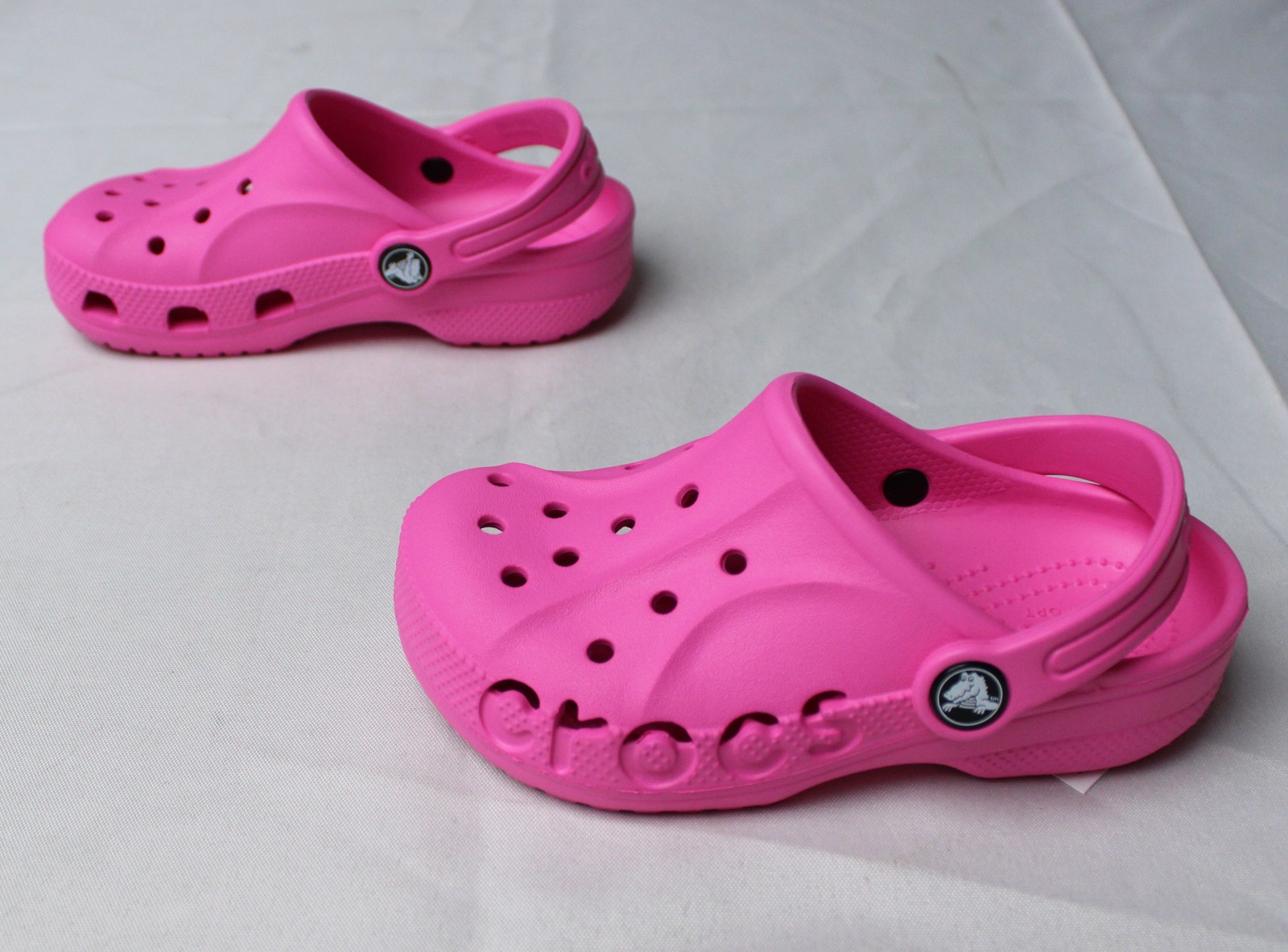 Crocs Unisex Kid’s Signature Baya Clogs JL3 Electric Pink Size US:C11 UK:C11