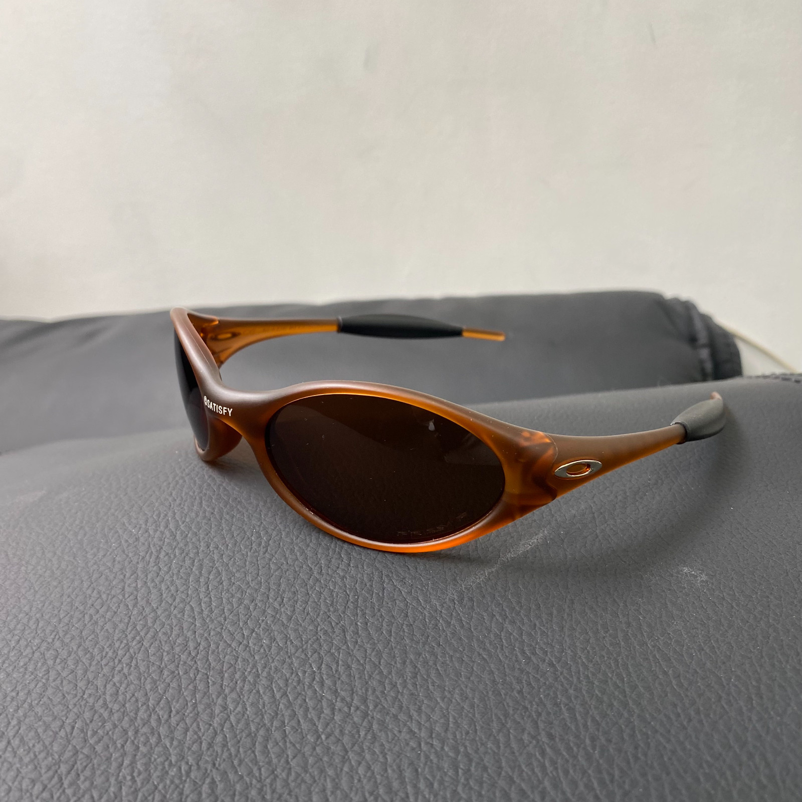 Vintage Oakley JACKET X SATISFY Prizm Sunglasses Lightweigh Brown Frames