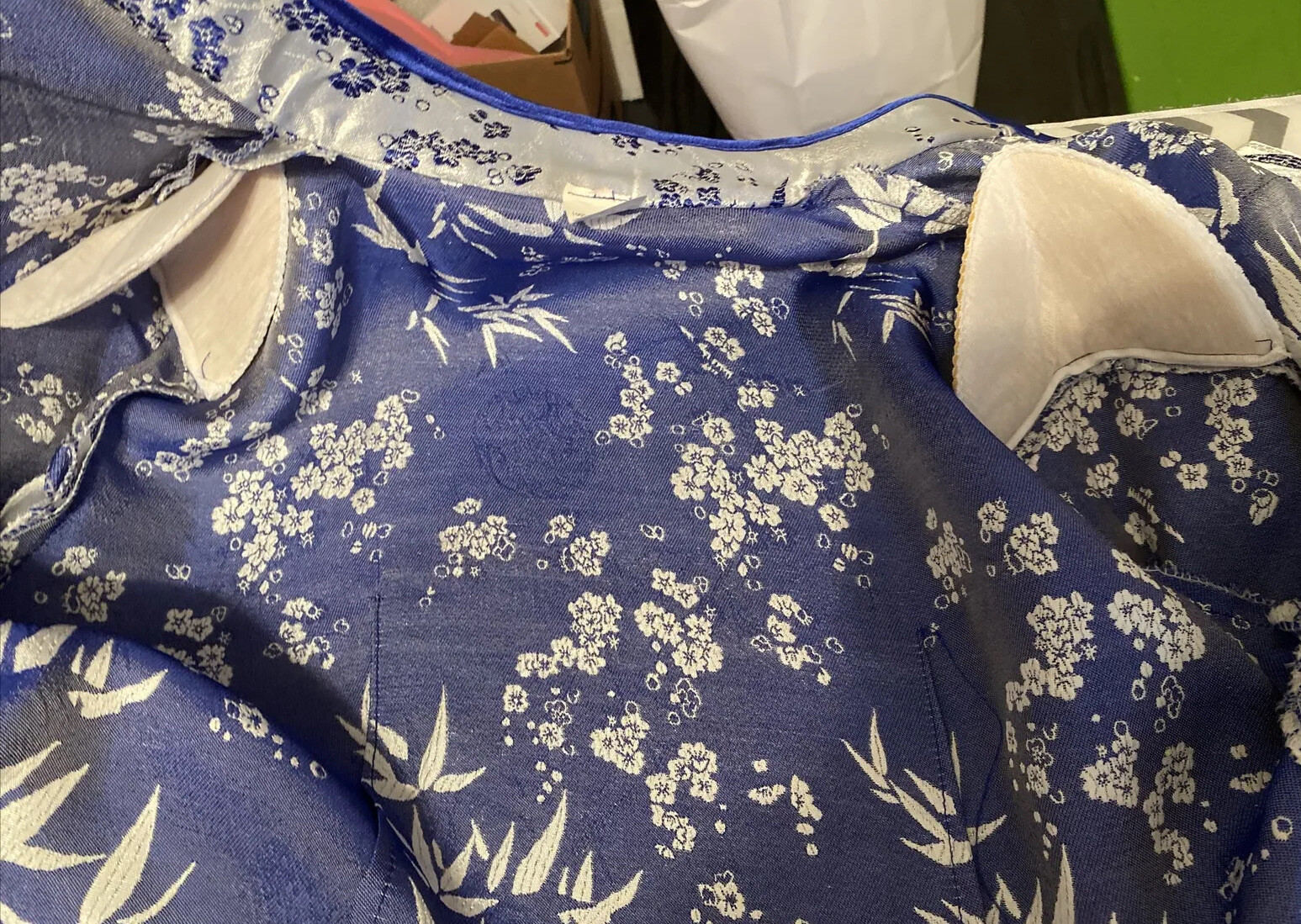 Asian Chinese-Style/Vietnamese Wom Estim. S/M Detailed Top Mandarin Col. 41 Bust