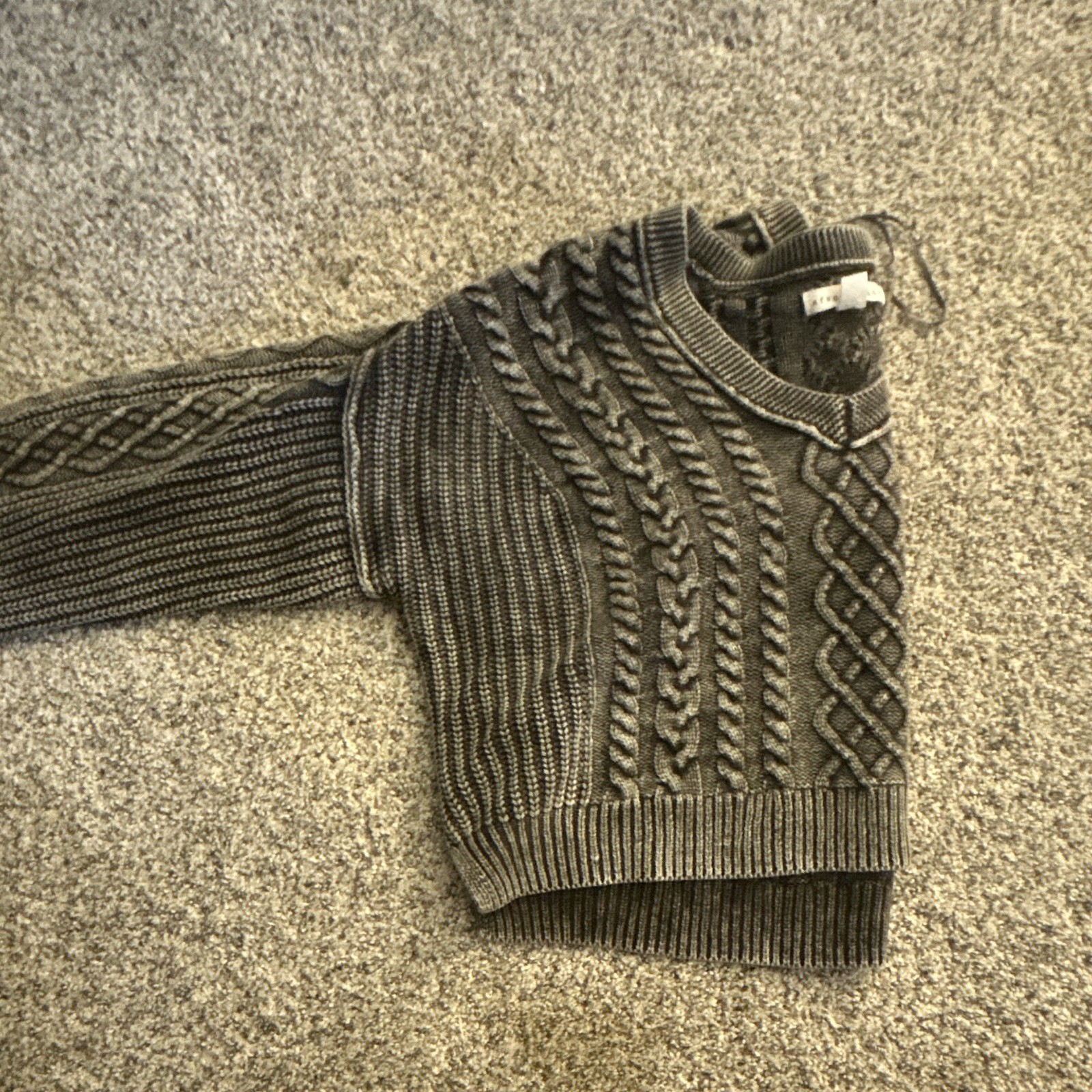Aéropostale Women’s Gray Cable Knit Cropped V-Neck Long Sleeve Sweater M