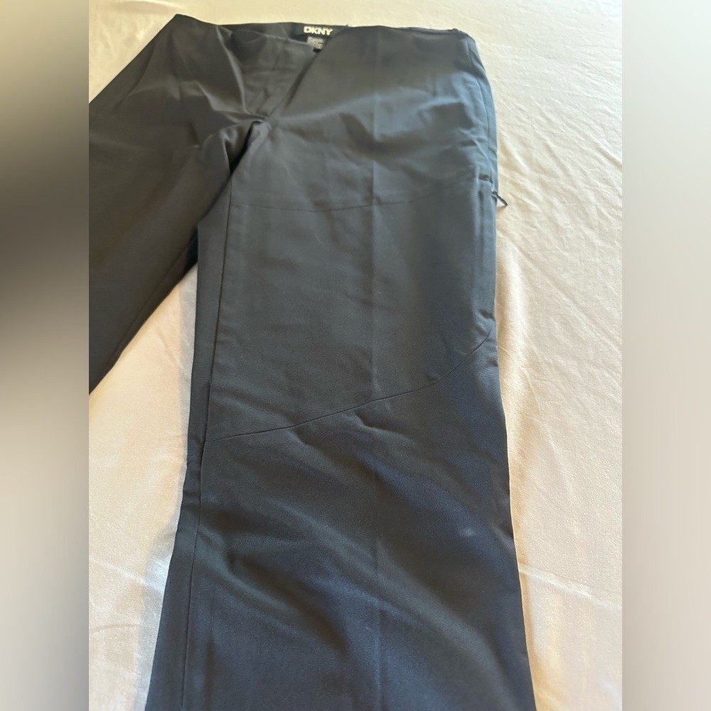 DKNY Black Active Stretch Ankle Pants Size 4 NWOT