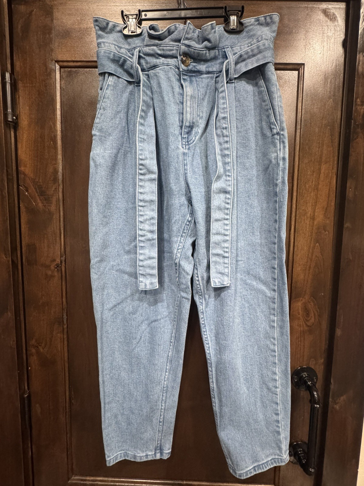 Who What Wear Women’s Blue High Rise Paperbag Waist Tapered Jeans Size 8