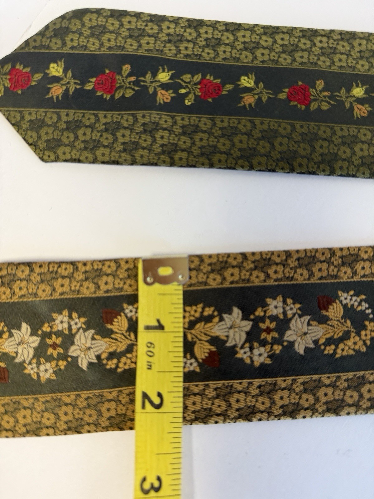 Vintage COMMODORE Trevira 2 Ties Men’s Classic Pointed Euro Floral Pattern EUC