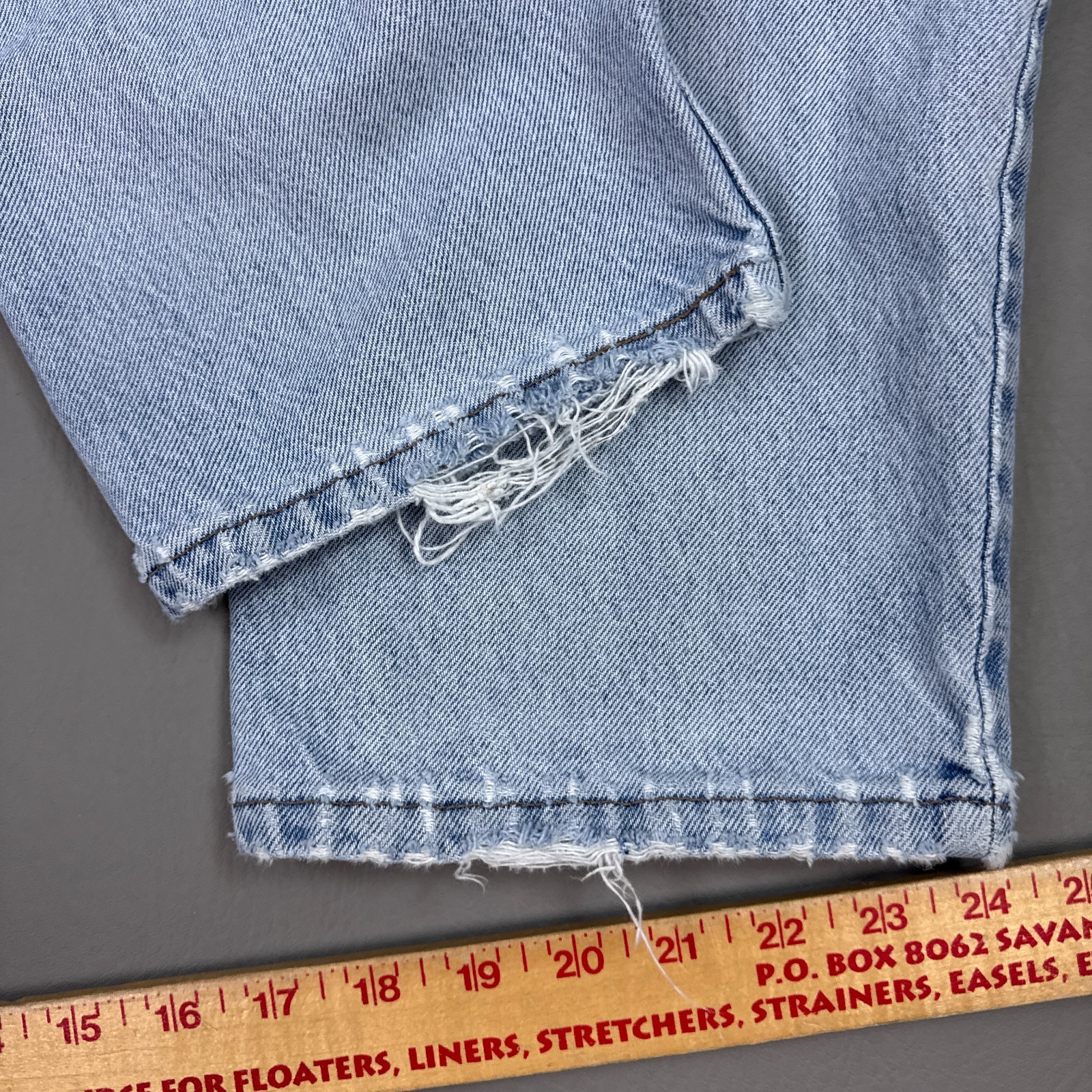 Vintage Levis SilverTab Jeans Mens 30×32 Blue Baggy 90s Made USA Thrashed Faded