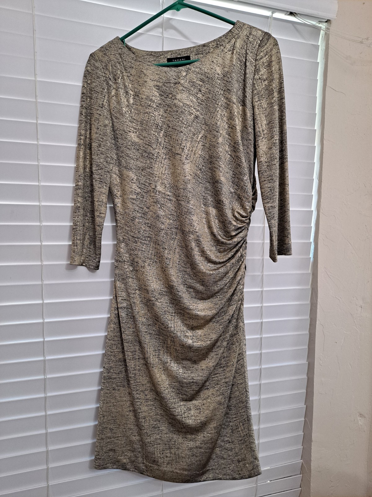 Tahari Arthur S. Levine Metallic Gold Cocktail Dress Size 8 Knee Length Lined