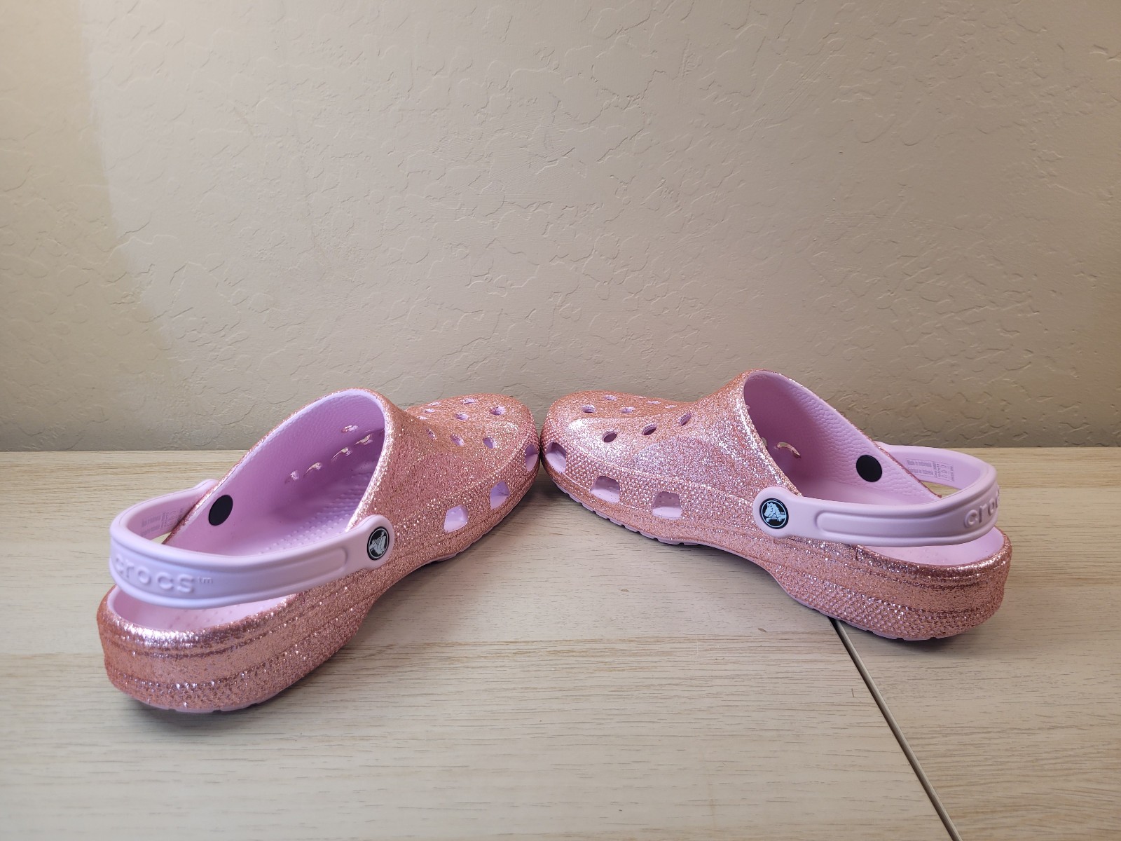 Crocs Classic Pink Glitter Baya Clogs Womens Size 10 EUC/ EXCELLENT