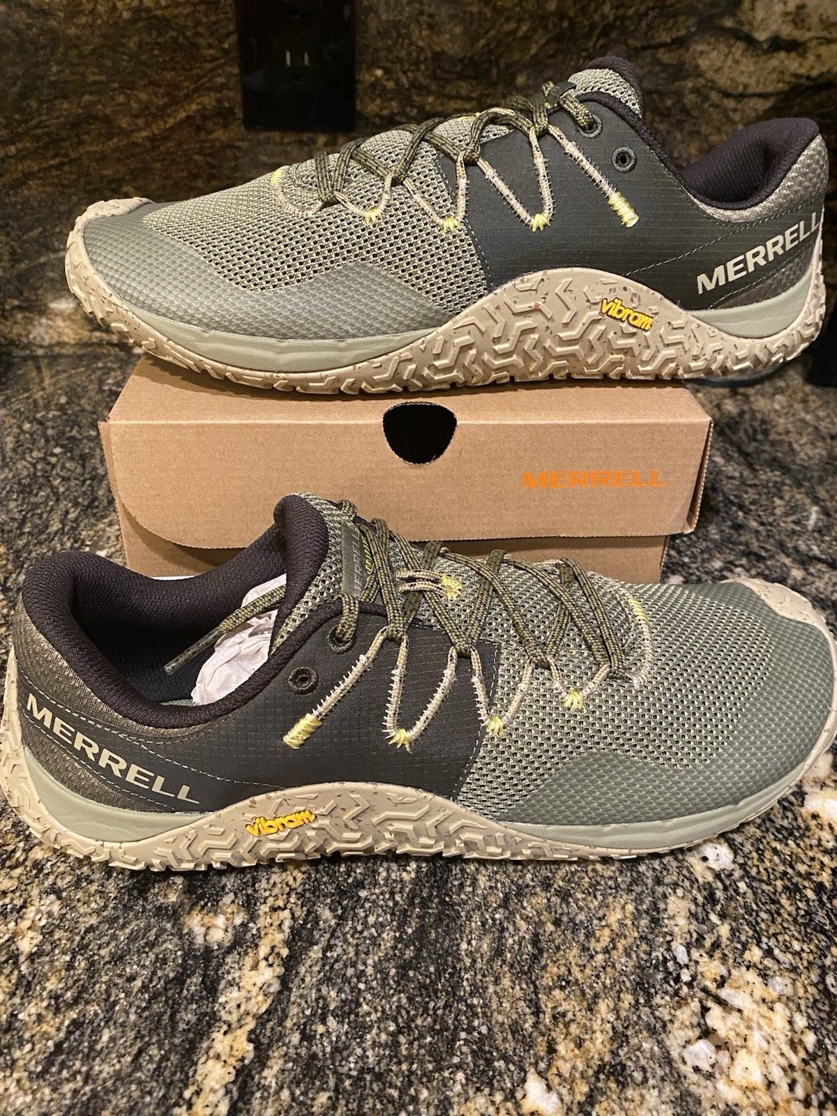 NEW Mens Merrell Trail Glove 7 Running shoes, size 13