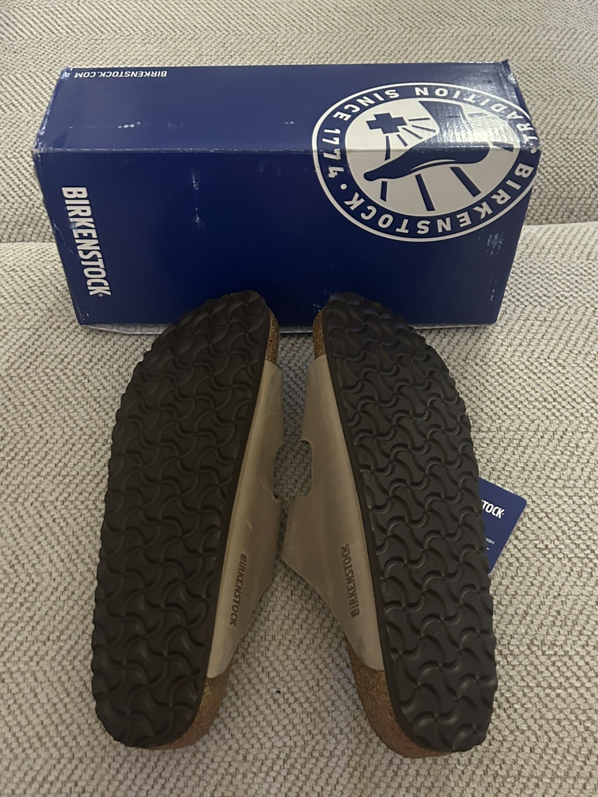 Birkenstock Arizona Leather Sandals in Tobacco Brown – Size EU 42 Narrow- New