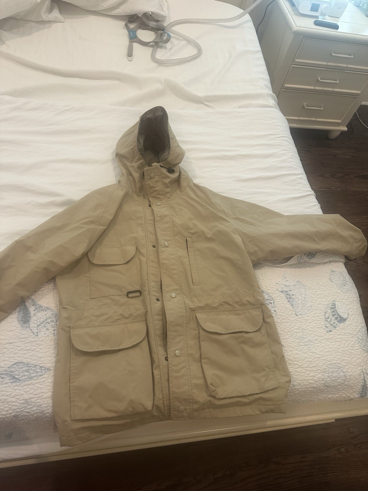 Vintage Eddie Bauer Men’s M RainJacket Beige made in Hong Kong