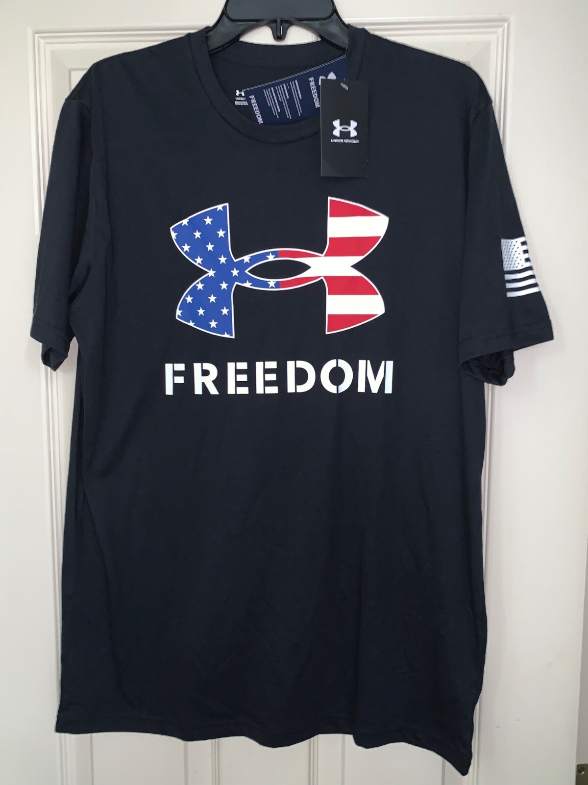 NWT Under Armour Freedom Logo Men’s Medium Black S/S T-shirt Top 1370811