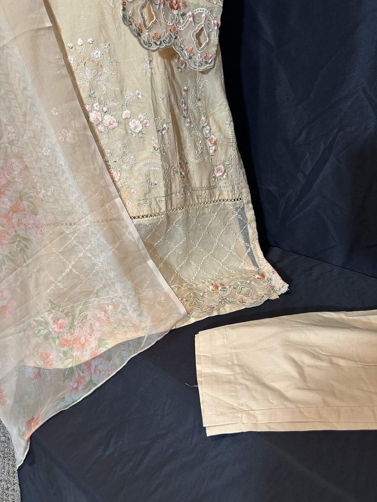 Premium Bin Saeed Brand Lawn Emb Suit 3 PC – Chiffon Dupatta – Large Size – $34