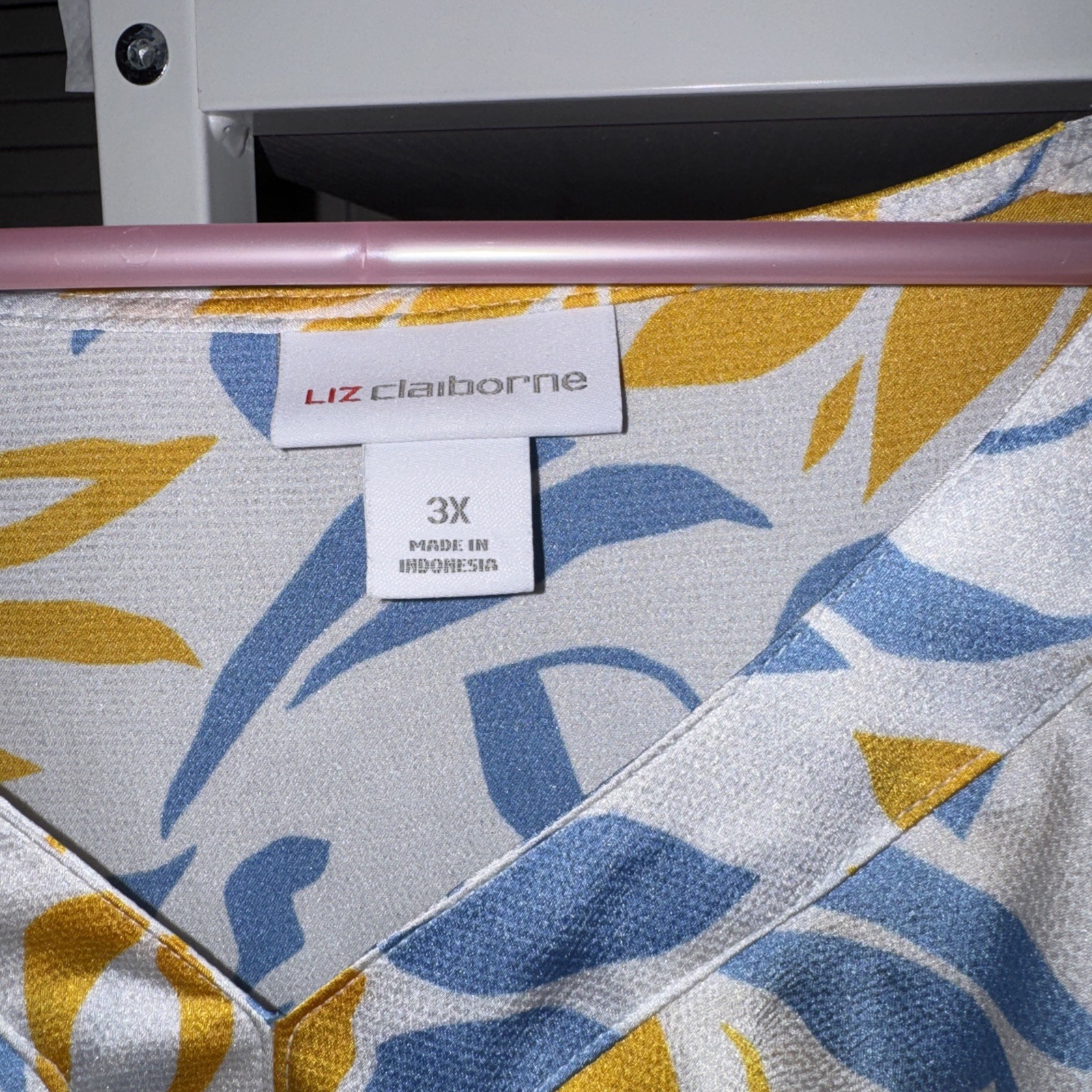 Liz Claiborne Plus Size 3x Blouse Yellow and Light Blue Floral On White EUC