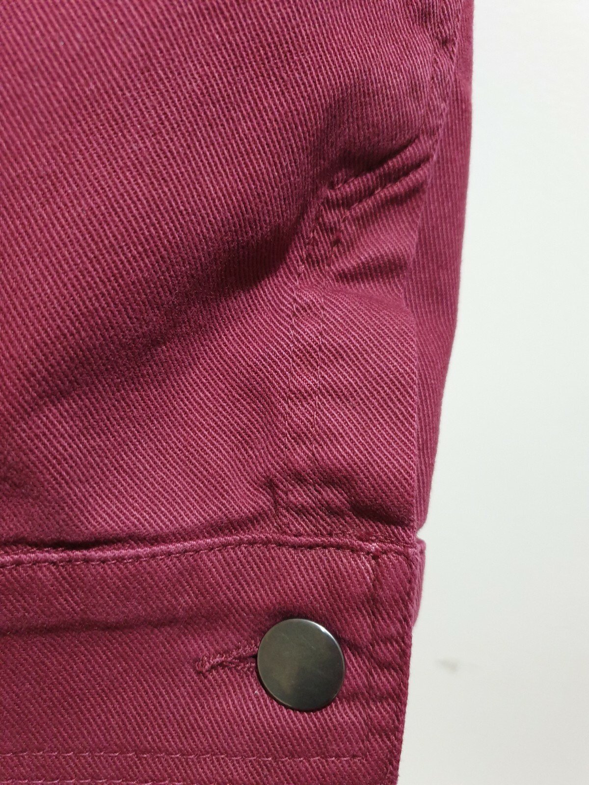 Maroon Denim jacket size 19 new without tags. 97% Cotton 3% Elastan