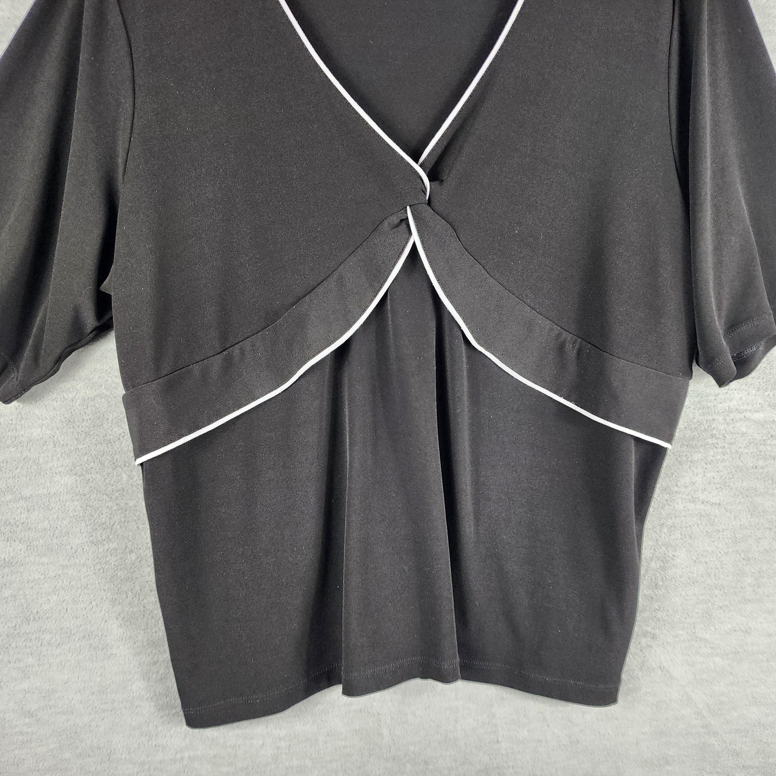 Requirements Blouse Womens 1X Black V Neck Contrast Trim Short Sleeve Top