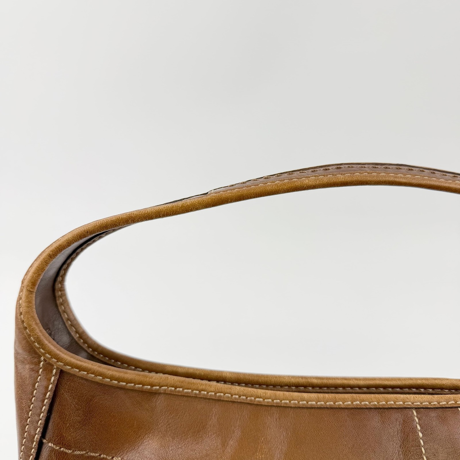 COACH Vintage Brown Leather Shoulder Bag Gold Hardware 11.4in HboC260603a04