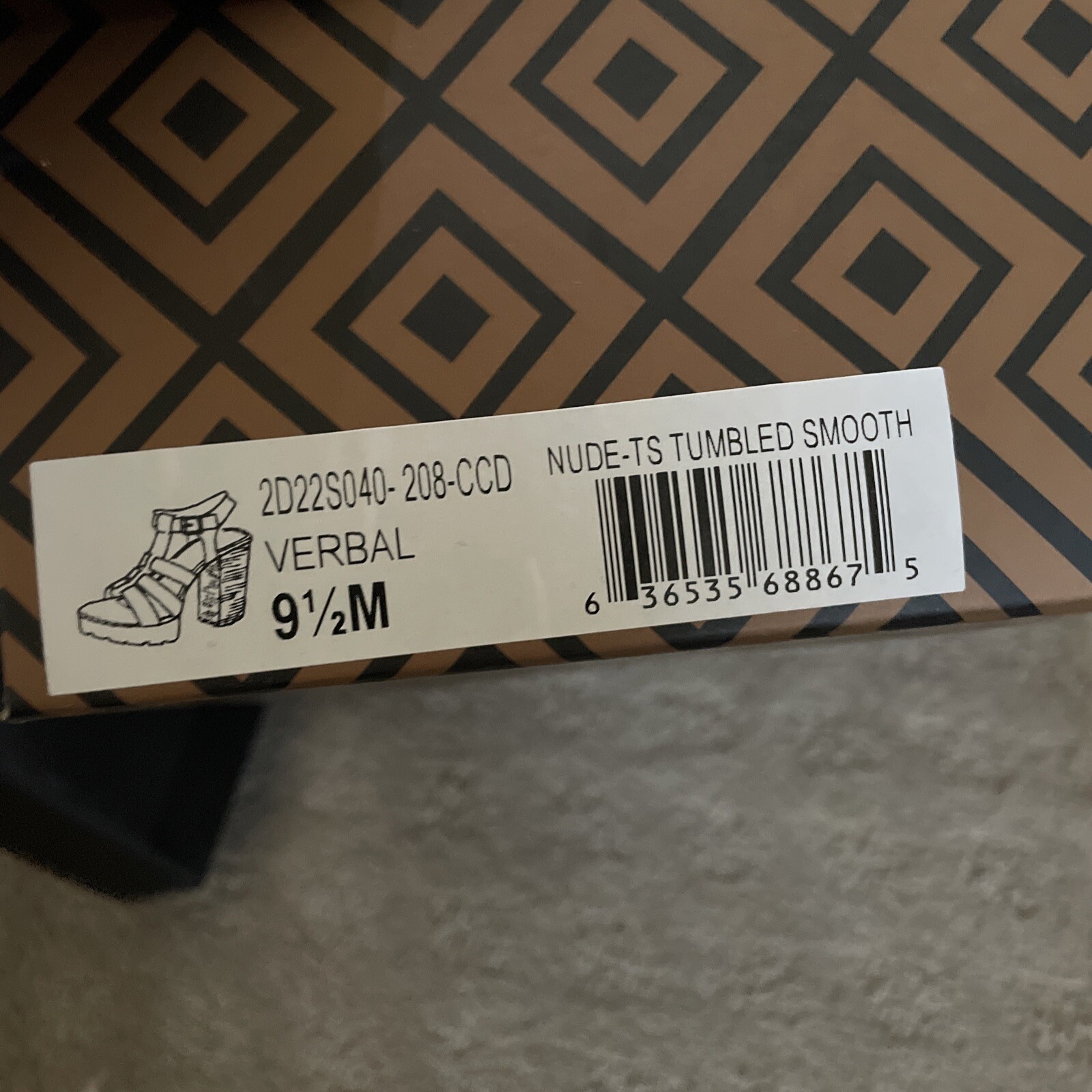 Charles By Charles David Verbal Beige Block Heel Sandals. Size 9.5 NIB!