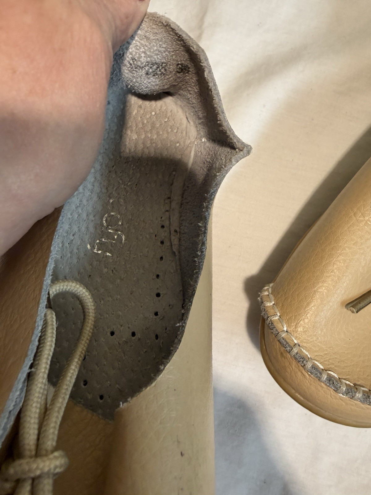 Socofy Hand Stitched Moccasin