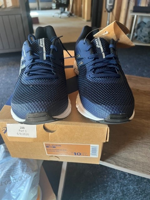 Size 10 – Asics Gel Extreme 33 Black W