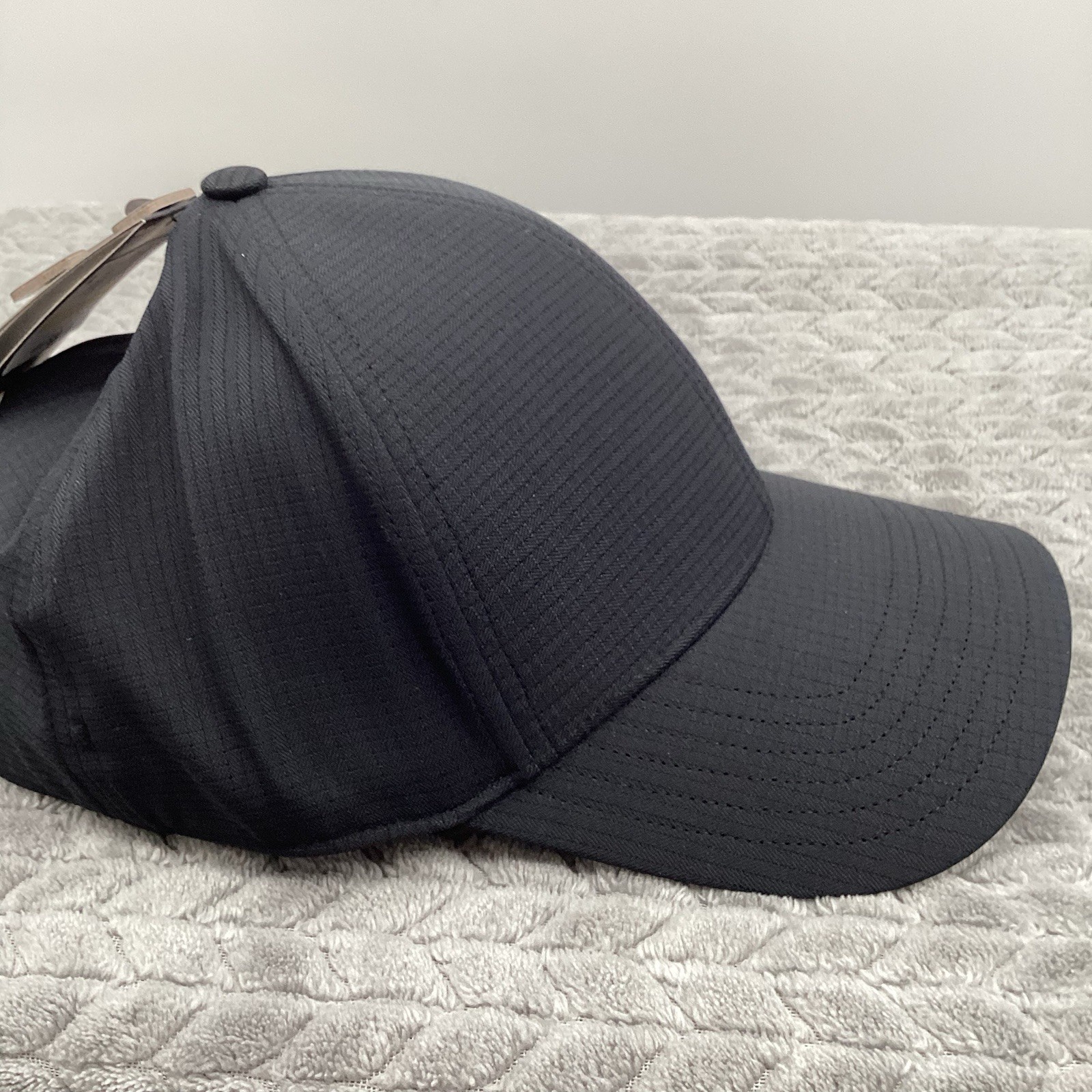 Under Armour Men’s Baseball Cap Hat, Black, Solid Pattern, Size M/L