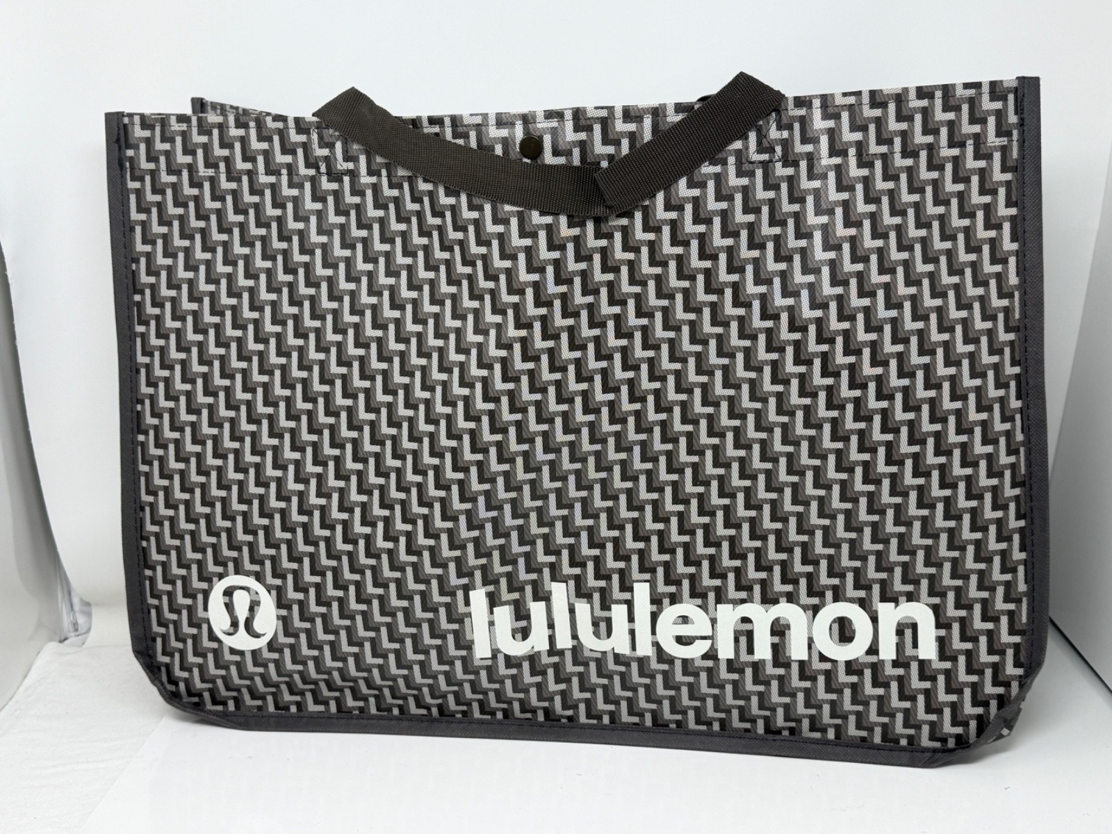 Lululemon Reusable Shopping Gift Bag Yoga Tote 21″x14″ Dark Brown Print