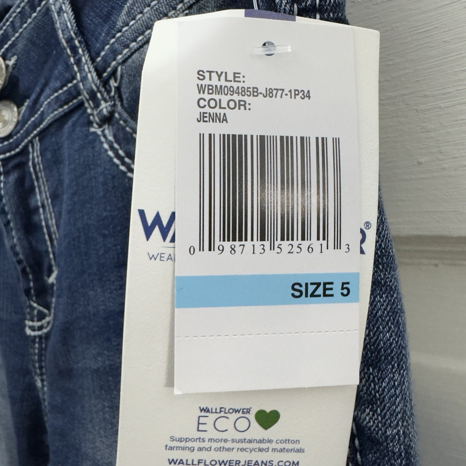 Curvy Bootcut Stretch Jeans Wallflower Juniors 5 Reg Blue NWT