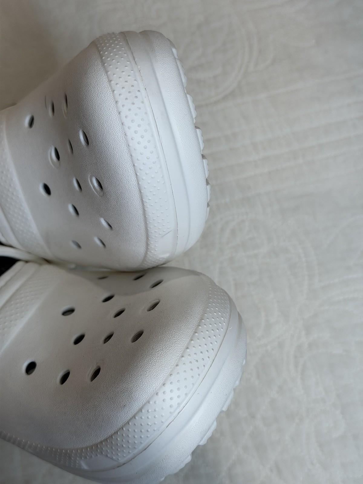 Crocs Classic Clog Lined Shoes Sz J6 = US M6/W8 White Gray Fuzzy Slip On