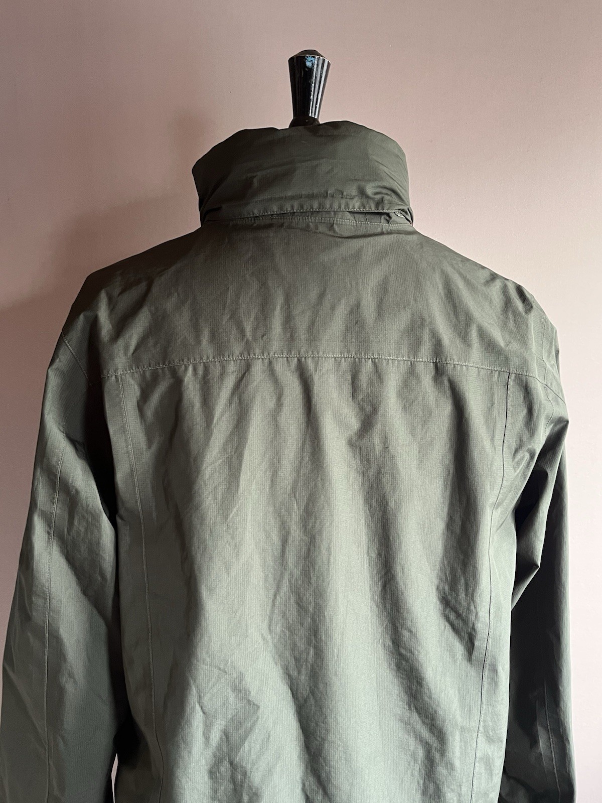Kathmandu Gore-Tex Jacket Mens Size M Green Hooded Waterproof Outdoor Hiking