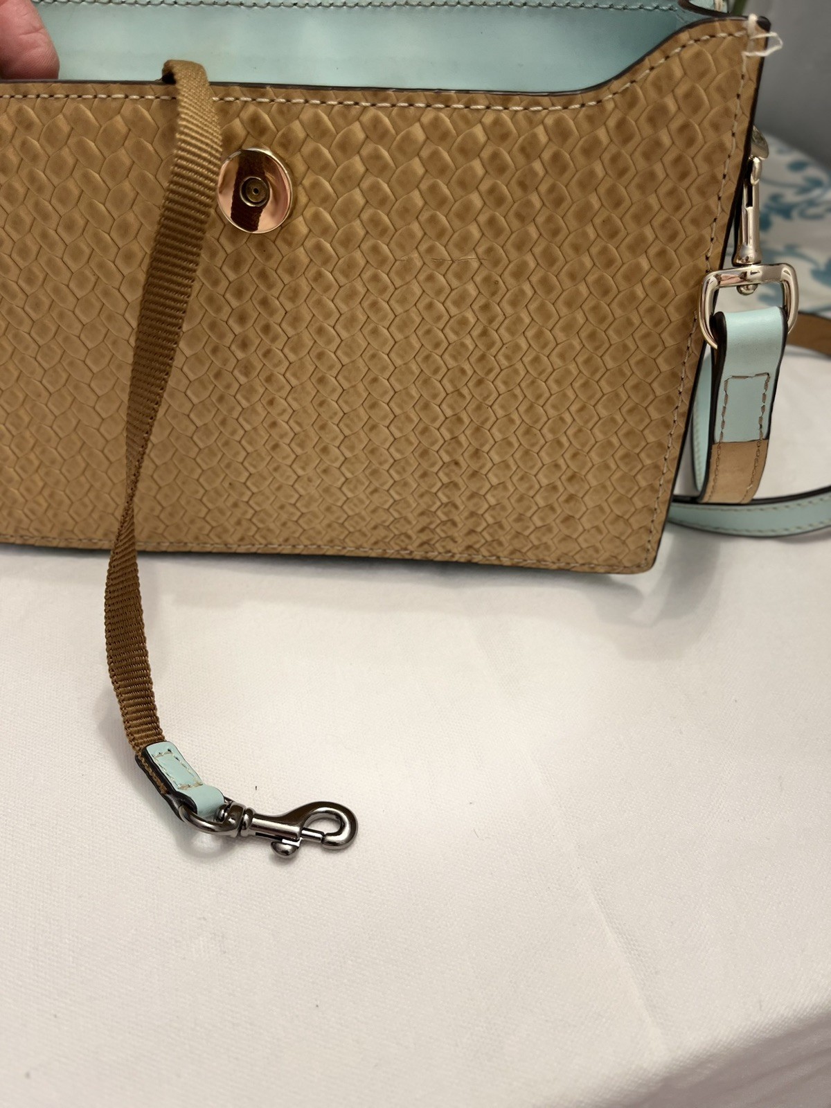 DOONEY & BOURKE BEACON LEATHER CROSSBODY SAND LIGHT BLUE-EMBOSSED WOVEN