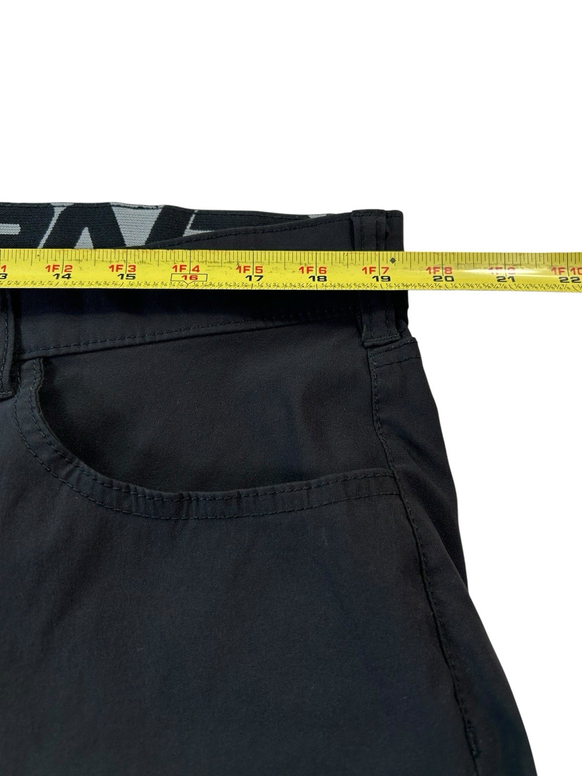 Men’s Denali Black Pants 38W Regular Fit Flat Front Golf Gorpcore Workwear