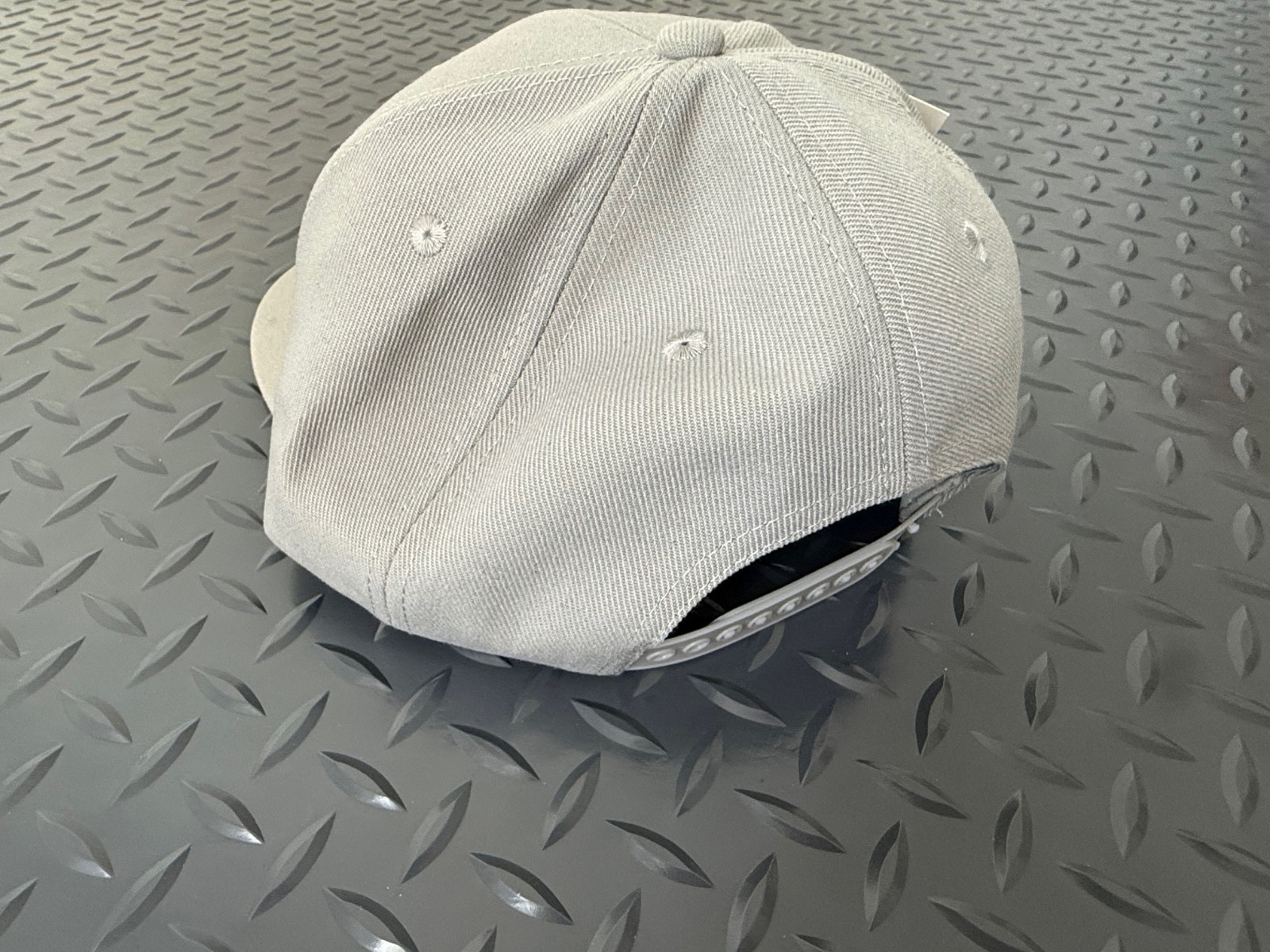 Snap On Hat Gray Snapback w/ Red Embroidered Logo New w/ Tags