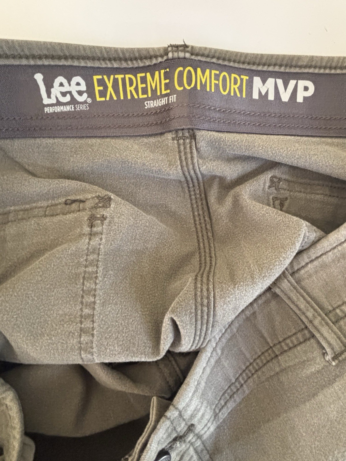 Lee Extreme Comfort Men’s Straight Fit Cargo Pants Gray Canvas Stretch 40W