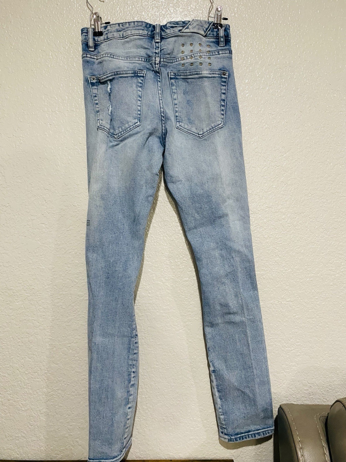 Ksubi Women’s Light Wash Distressed Skinny Stretch 5-Pocket Logo Jeans