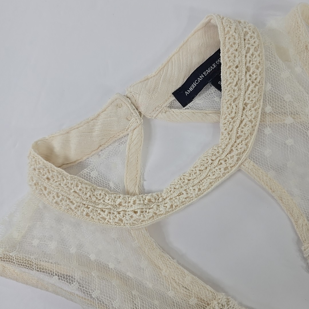 AMERICAN EAGLE BLOUSE WOMEN’S SIZE SMALL SHEER LACE TOP IN CREAM COLOR *STAIN*..