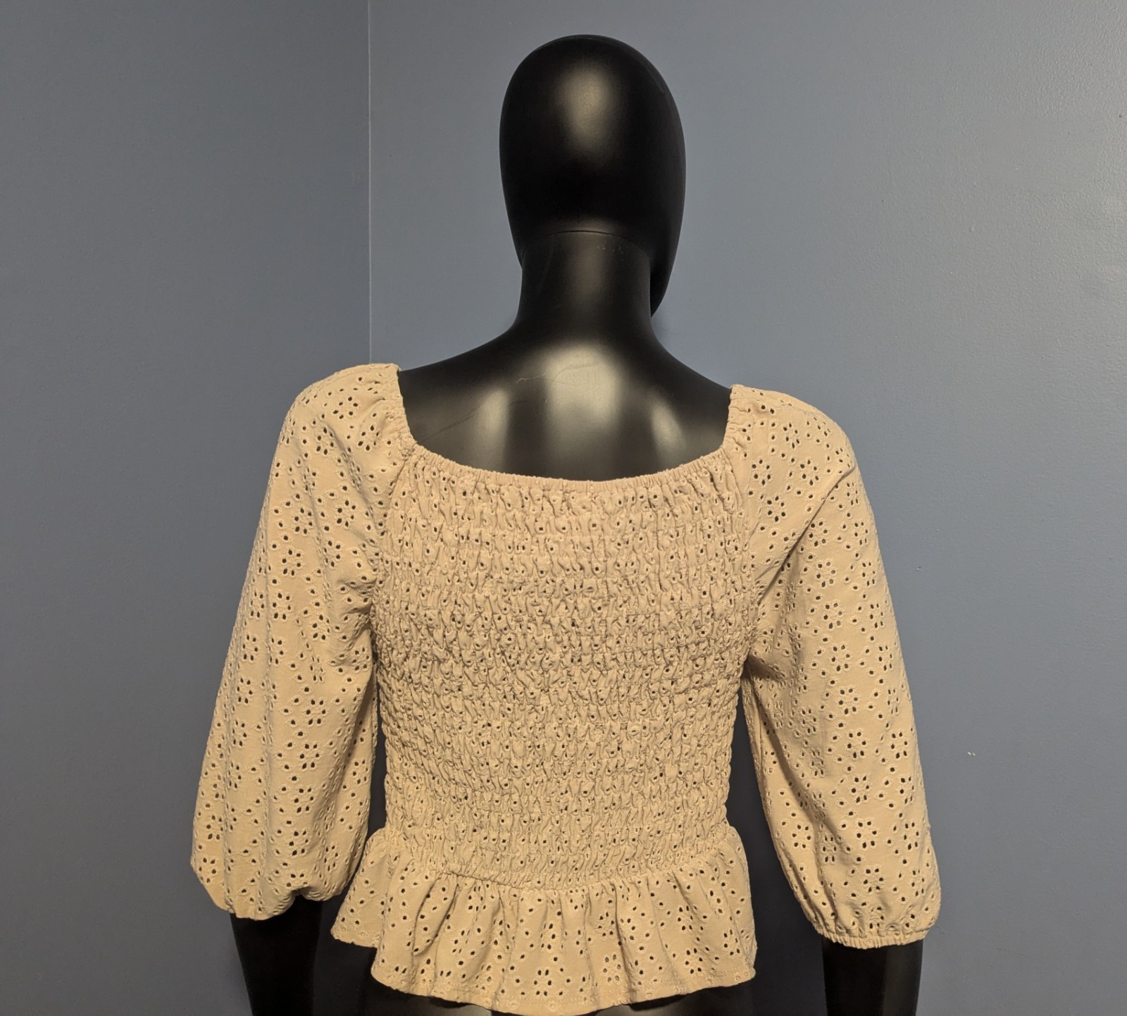 Urban Romantics Beige Eyelet Puff Sleeve Tie Front Peasant Blouse Size L