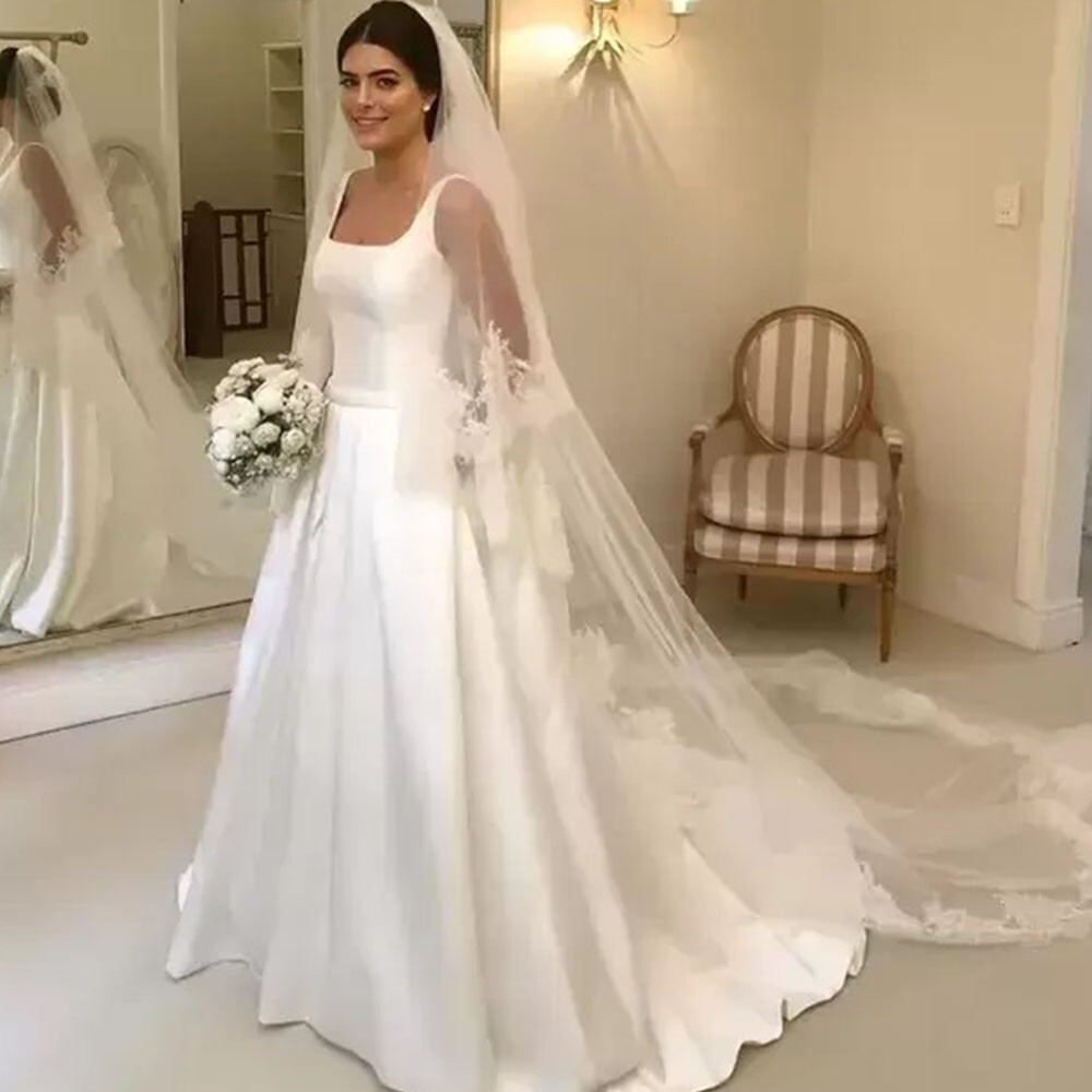 Simple Wedding Dresses Square Neck Sleeveless Satin Bridal Gown With Pockets