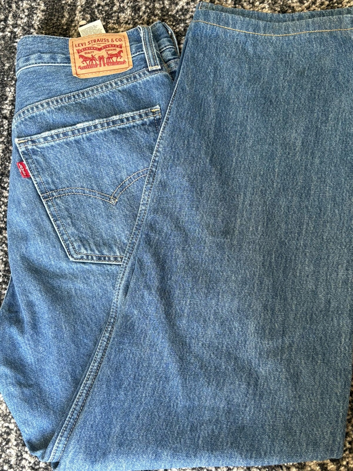 Levi’s Low Pro Straight Jeans Light Wash Denim Distressed Women’s Size 28