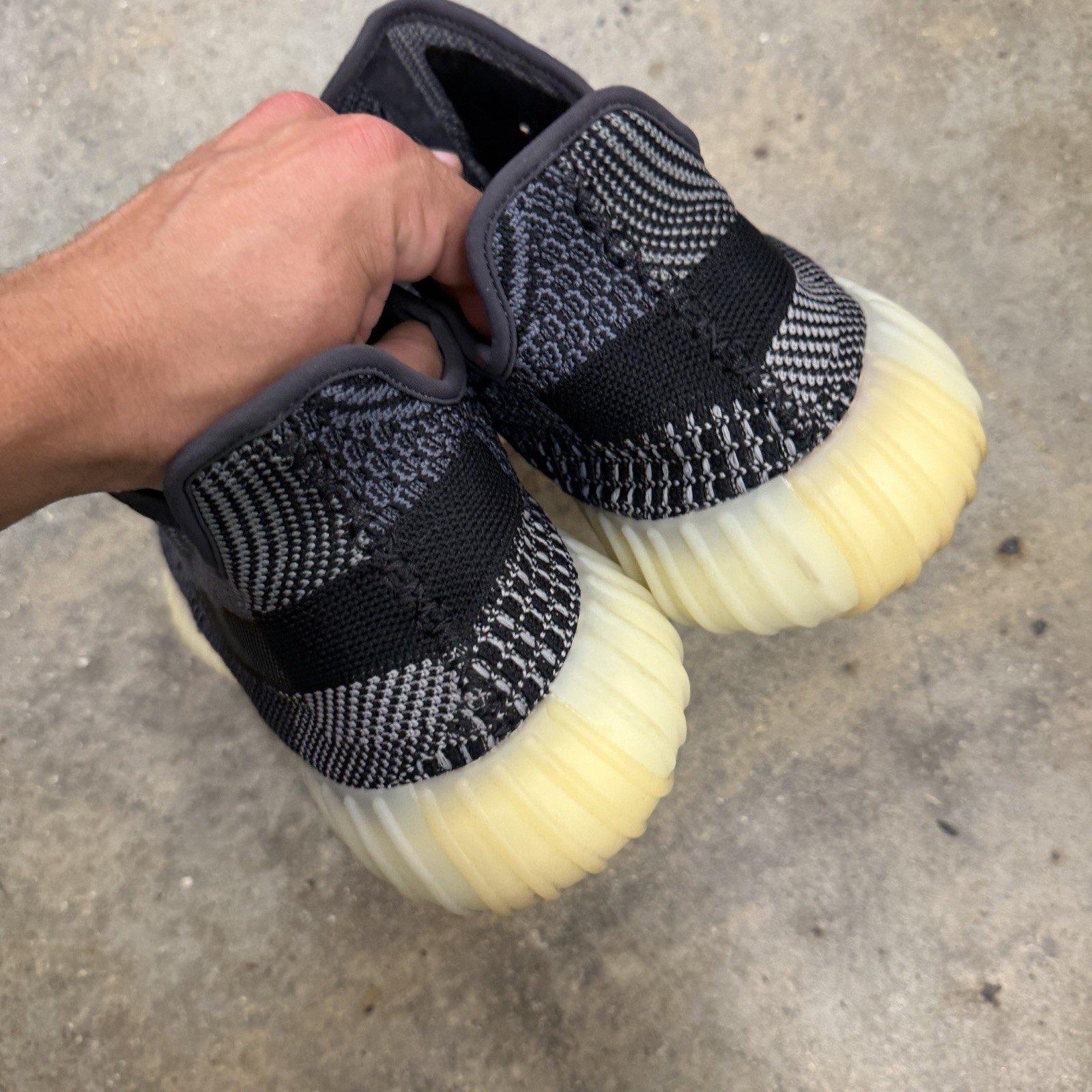 Adidas Yeezy Boost 350 V2 Carbon Mens Size 12 Black Grey Sneakers Boost B37571