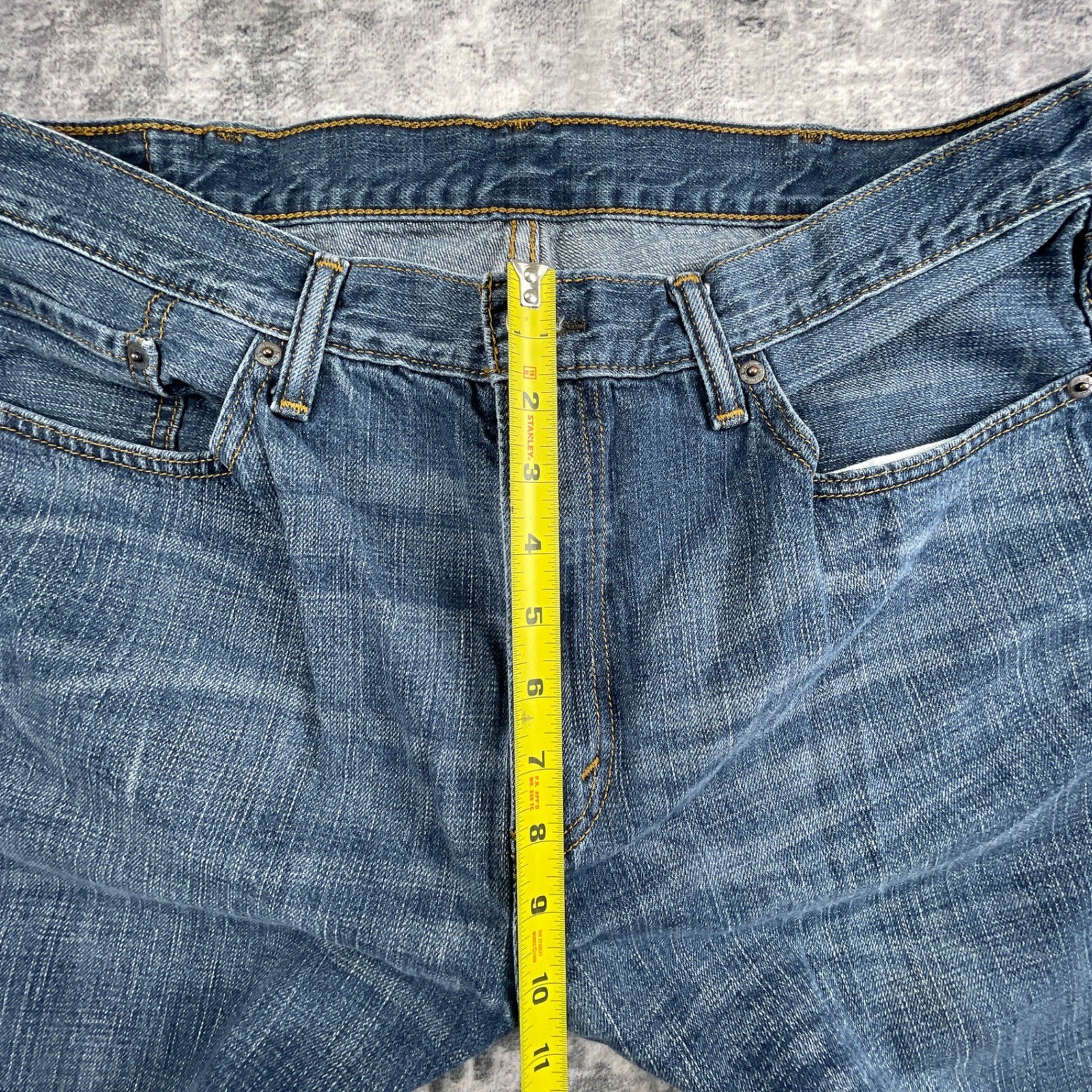 Levis Strauss 559 Mens 38×30 Relaxed Straight Leg Jeans Medium Wash Blue Denim