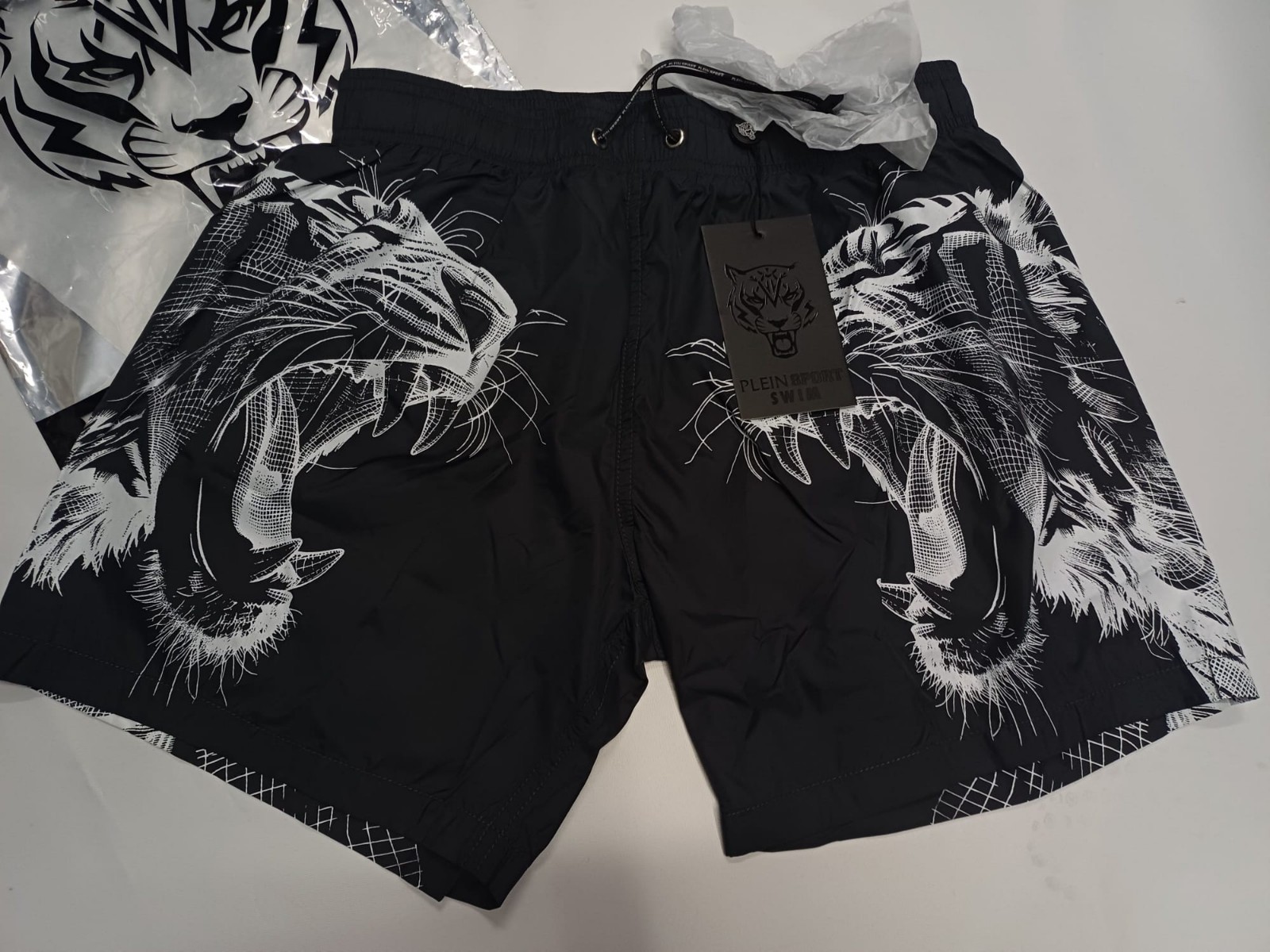 PHILIPP PLEIN SPORT MEN’S MEDIUM BOARDSHORT TIGER PRINT WITH THE BRAND LOGO .
