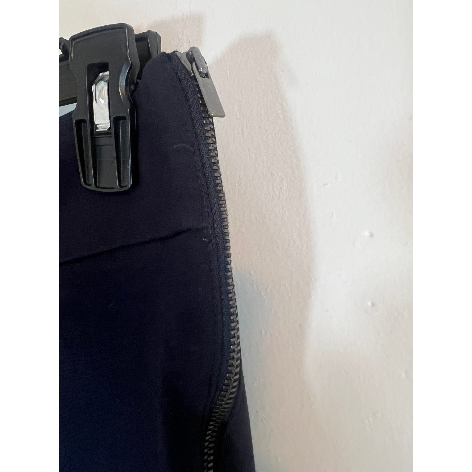 Ann Taylor Navy Blue Side Zip Ankle Pants Women Size 2 Slim Leg Trousers