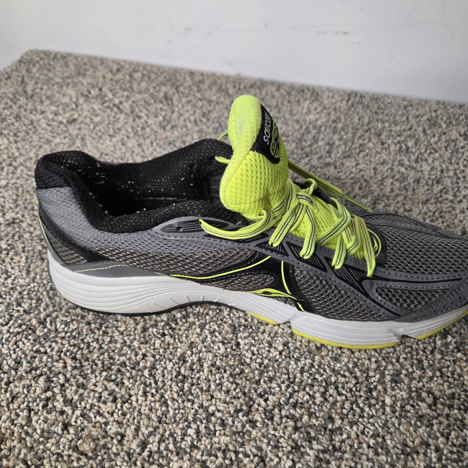 Saucony Ignition 4 Running Shoes Men’s Grey/ Lime Green Sz 10 US