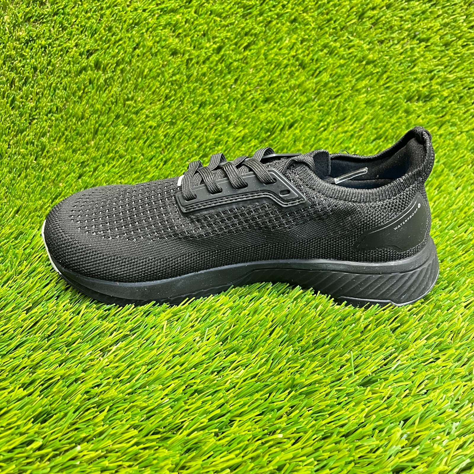 Flux Adapt Waterproof Runner Stealth Black Womens Size 7 Barefoot Running Shoes