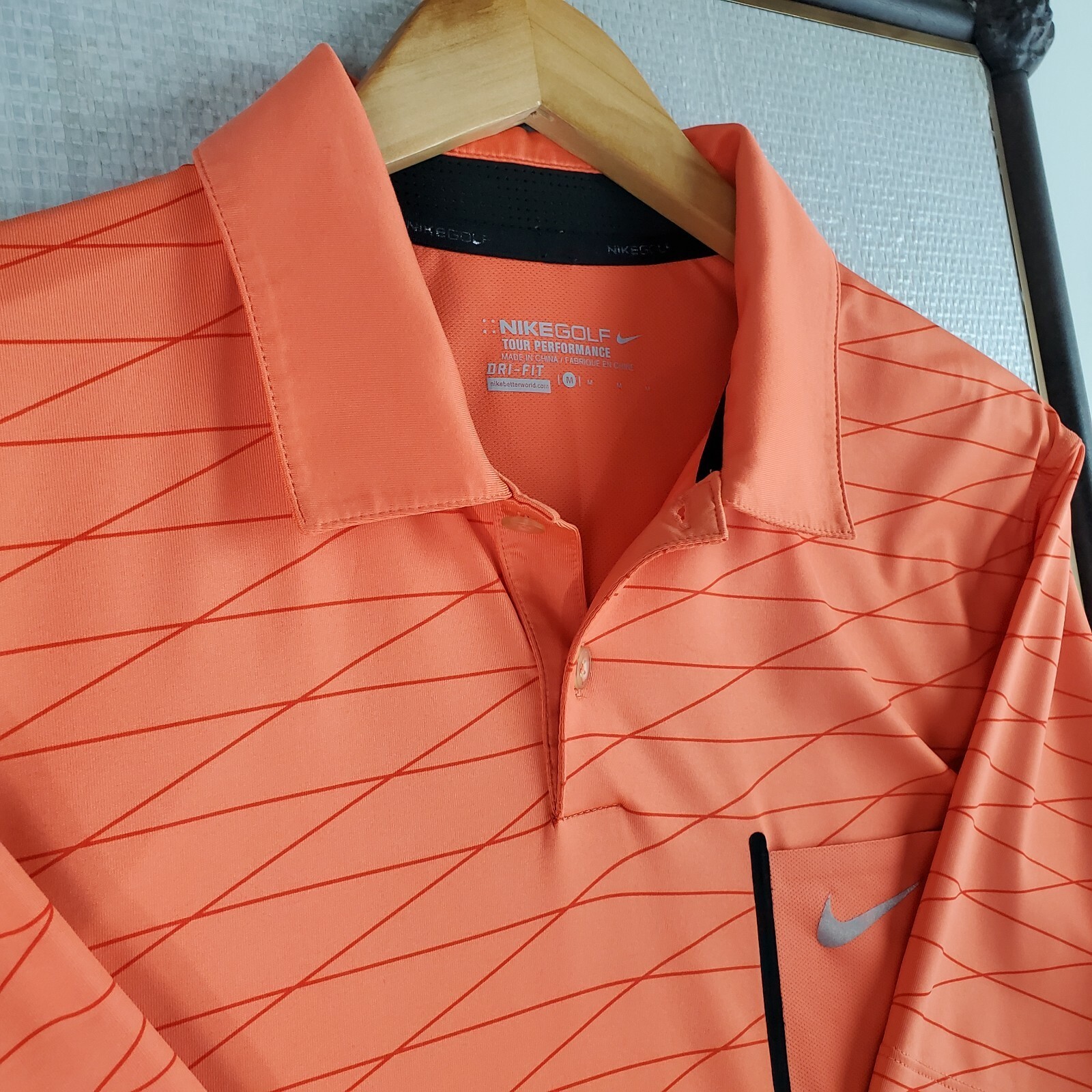 NIKE GOLF Size Medium Orange Pocketed Grid Tour Performance Mens Polo Shirt