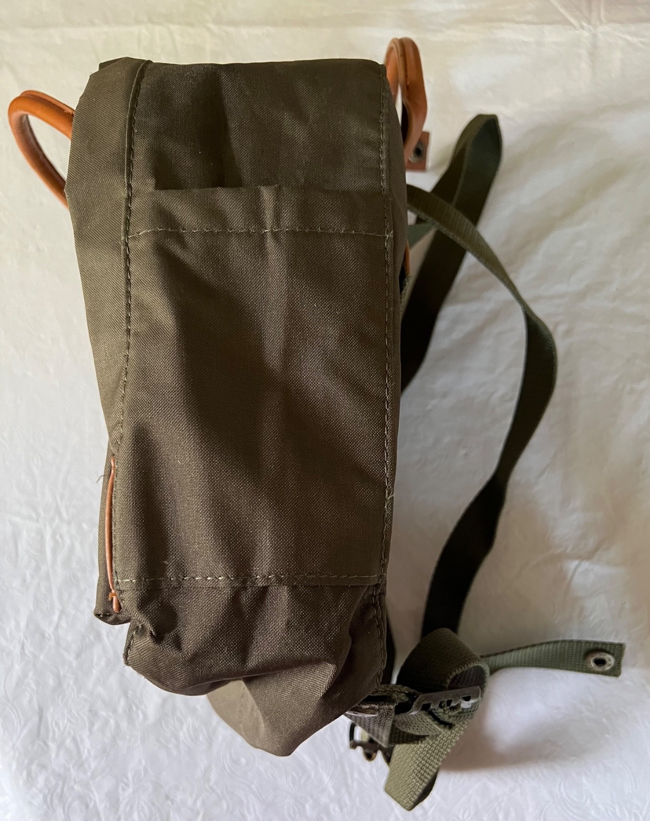Fjallraven Kanken Mini Backpack / Daypack in Olive Green