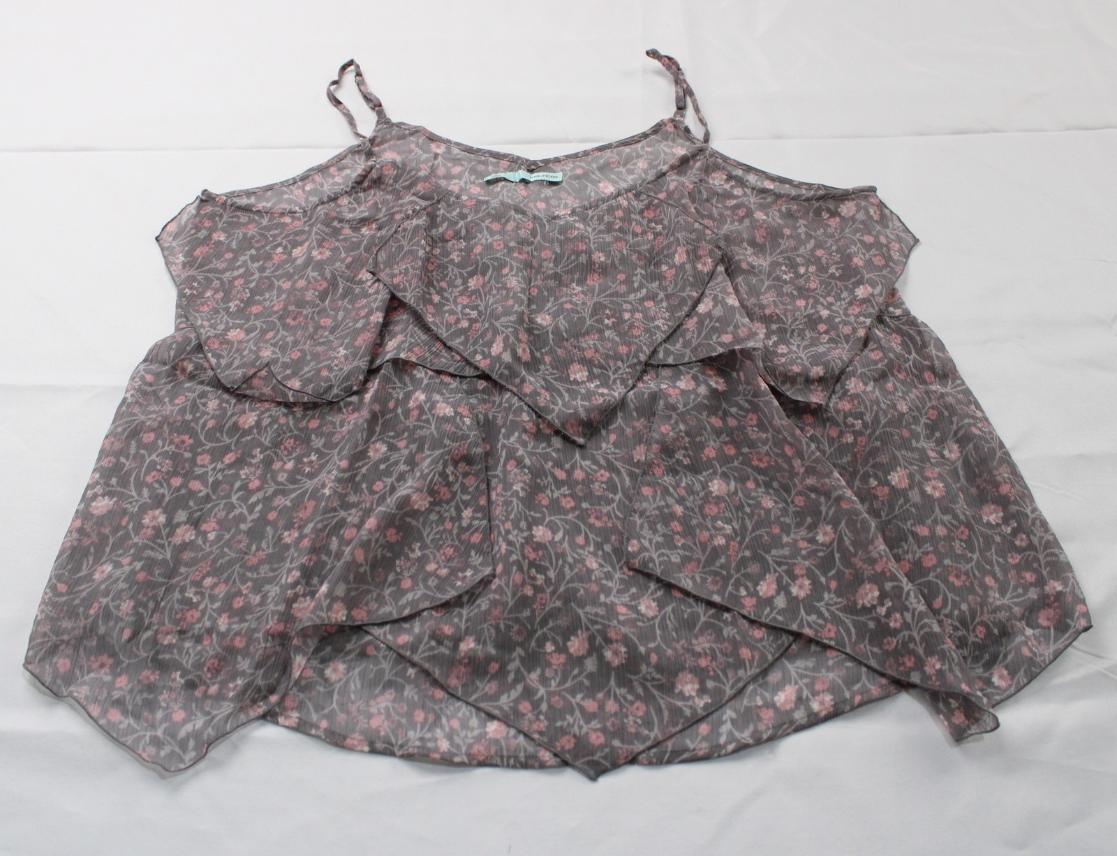 Maurices Women’s Floral Ruffle Spaghetti Strap Blouse Top AP2 Light Gray Large