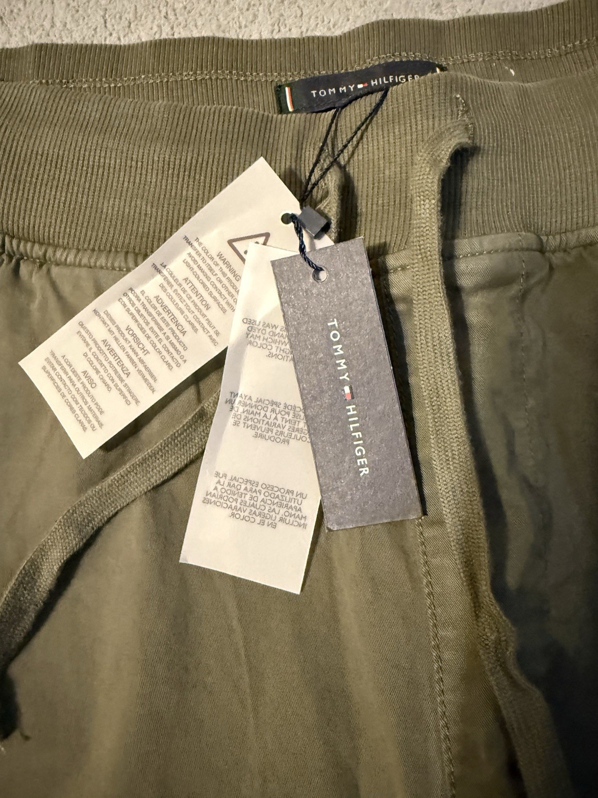 Tommy Hilfiger THFLEX Men’s Green Solid Chino Pants Straight Leg Drawstring L