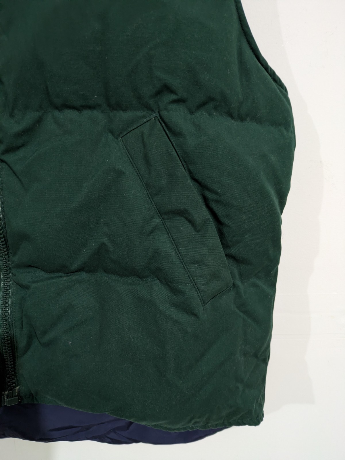 Eddie Bauer Men’s Green Down Puffer Vest M Full Zip Pockets Stand-Up Collar