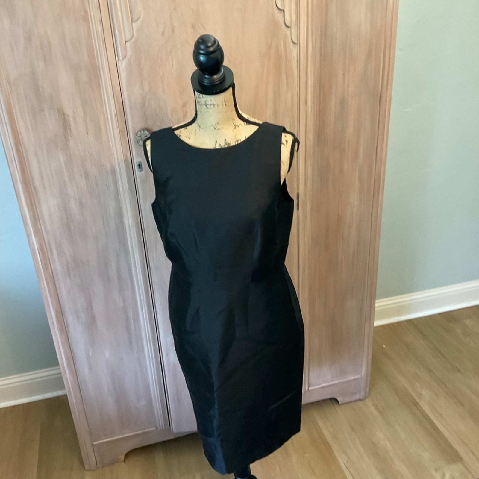 Talbots Classic Black Silk & Wool V Back Career Event Sheath Dress wool silk 10