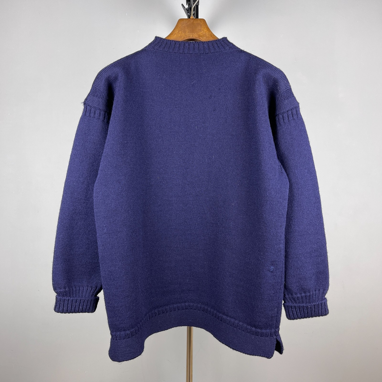 Guernsey Woollens Men’s Navy Knit Wool Vintage Boxy Sweater – Size 46 (L–XL)
