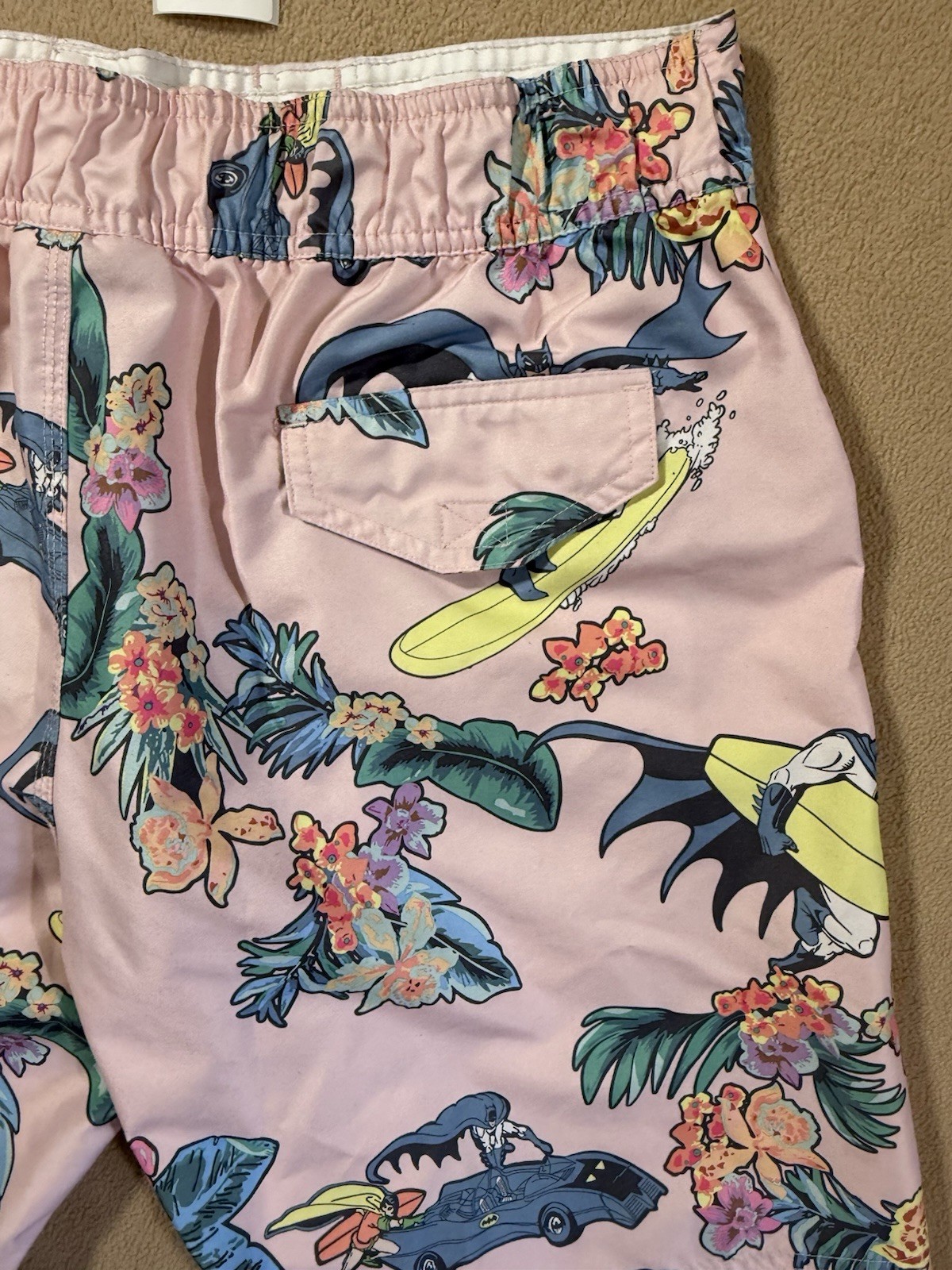 Batman Men’s Pink Floral Board Shorts Swim Trunks Lined Pockets M